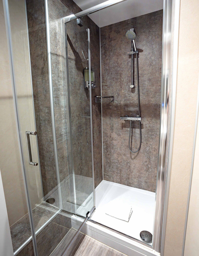 Bathroom 3, Amadeus Apartments, Douglas