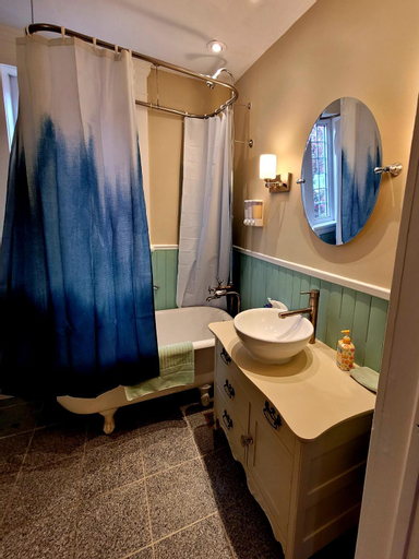 Bedroom 3, Canalside Restaurant, Inn & Kitchen Store, Niagara