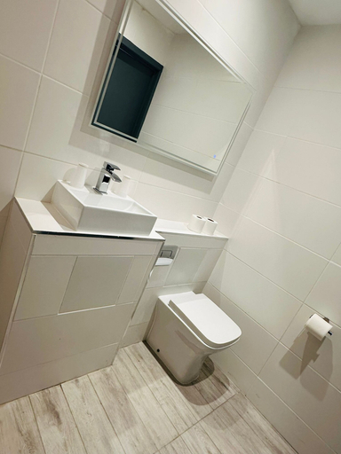 Bathroom 3, My Motel, Renfrewshire