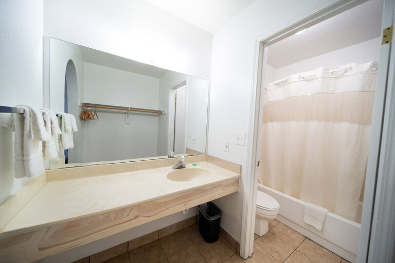 Bathroom 4, Superior Suites Phoenix Mesa, Maricopa