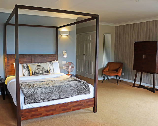 Bedroom 3, Shillingford Bridge hotel, Oxfordshire