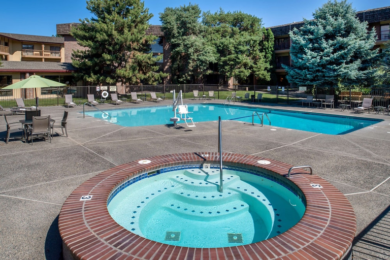 Sport & Beauty 5, Red Lion Hotel Pasco Airport & Conference Center, Franklin