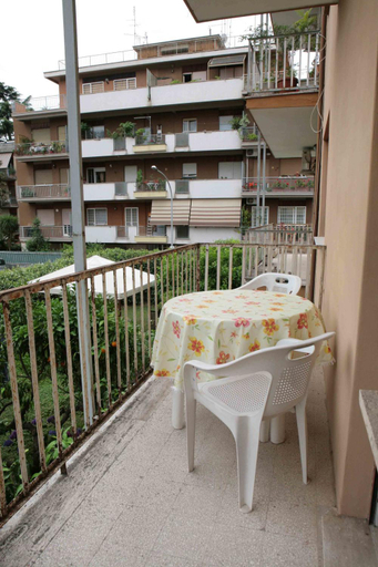 Others 5, Ipanema B&B, Roma