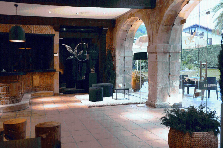 Public Area 2, Los Guardeses, Cantabria
