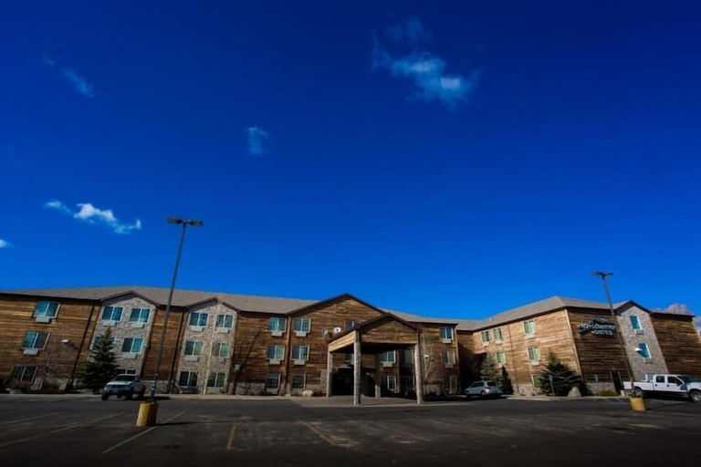 Exterior & Views 2, White Pine Adventure Inn, Sublette
