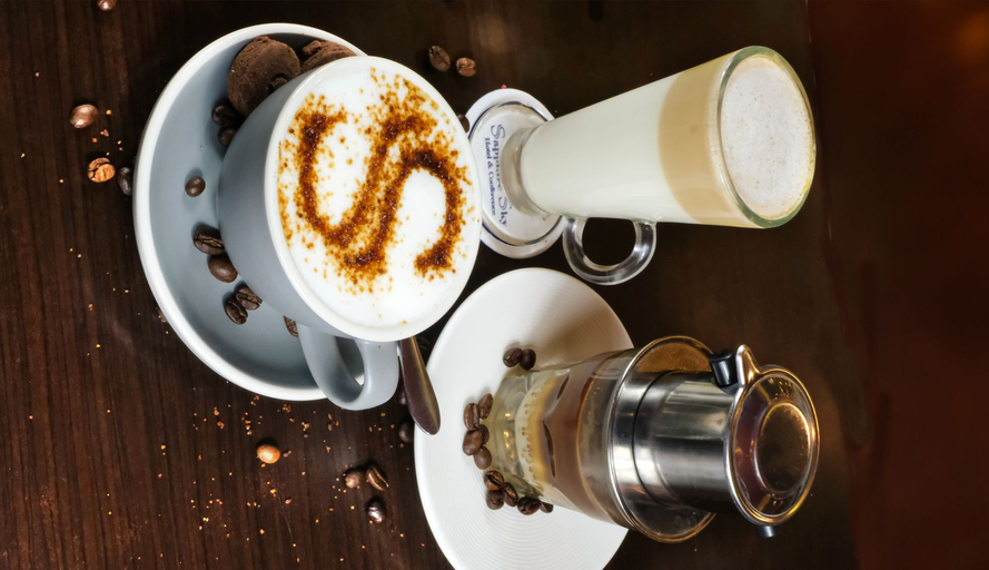 Sapphire Sky Hotel & Conference - Food & Drinks