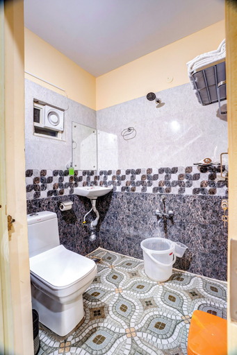 Bathroom 4, Skylight Inn, Kodagu