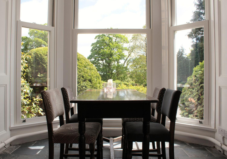 Food & Drinks 5, Mansion House Llansteffan, Carmarthenshire