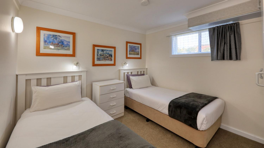 Bedroom 6