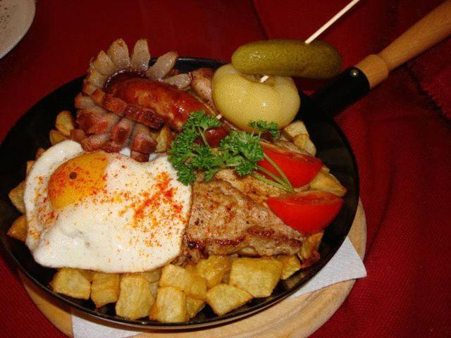 Food & Drinks 3, Kis-Duna Motel & Camping, Mosonmagyaróvár