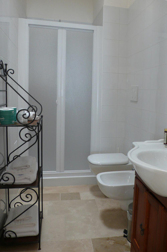 Bathroom 3, Trullidea, Bari
