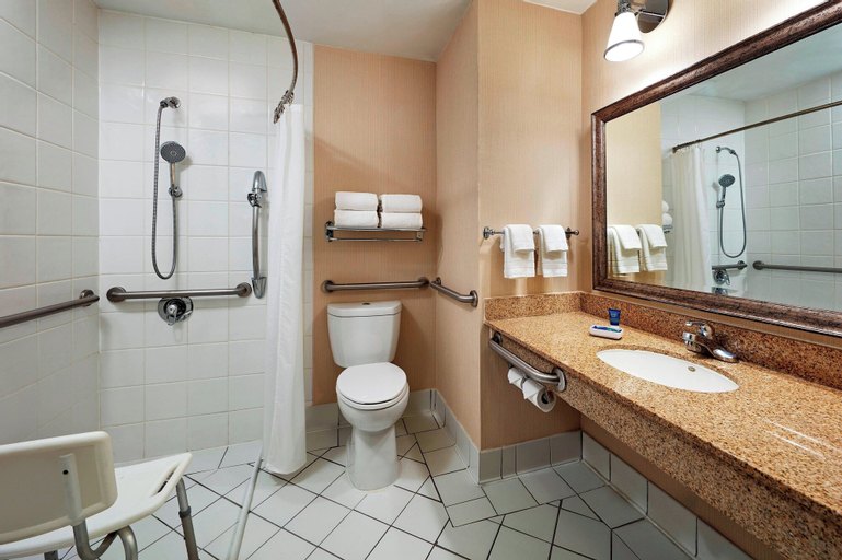 Bathroom 14