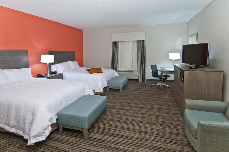 Bedroom 2, Hampton Inn & Suites Pensacola/I-10 Pine Forest Road, Escambia