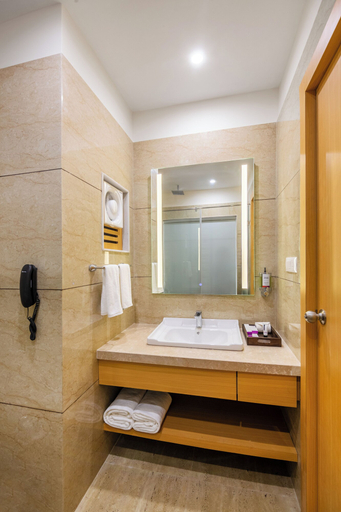 Bathroom 3, Sterling Aravalli Udaipur, Udaipur
