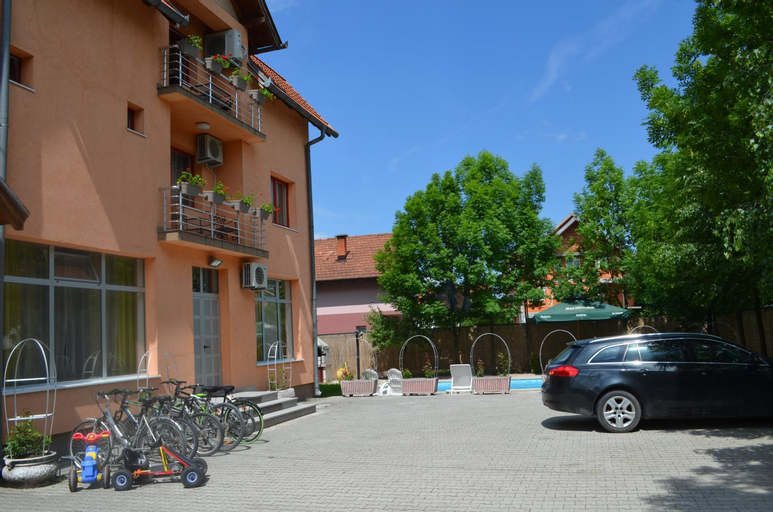 VILLA HIPODROM ilidza apartments, Istočno Sarajevo