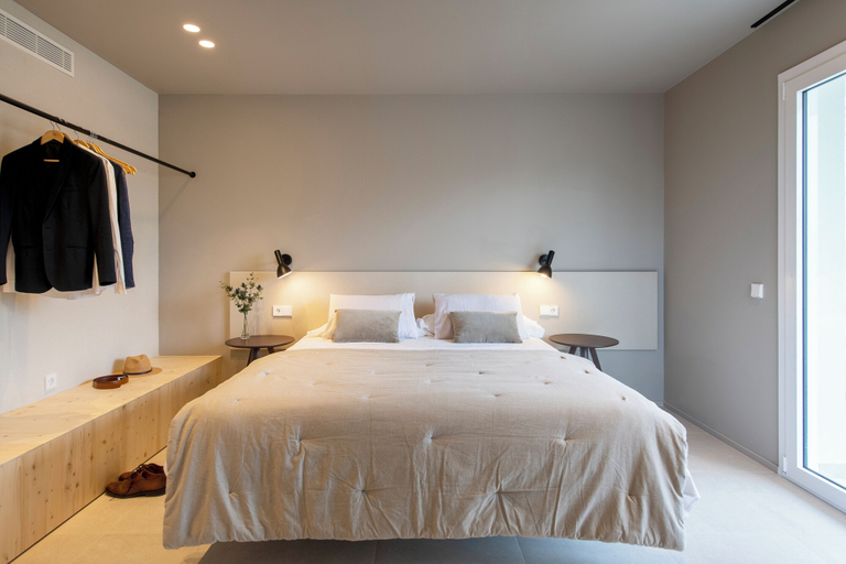 Bedroom 3, APARTAMENTS LA CARPA, Girona