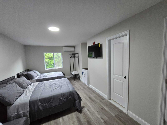 Bedroom 5, Rodeway Inn, Sullivan