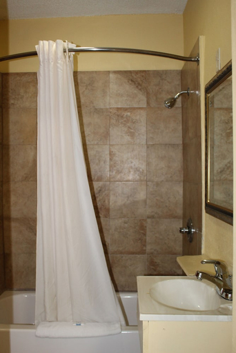 Bathroom 4, Double N Motel, Osage
