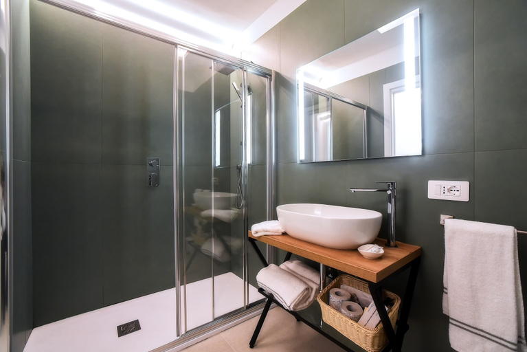 Bathroom 4, Garden Ravello, Salerno