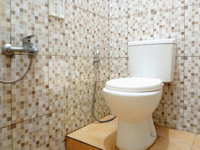 Bathroom 13
