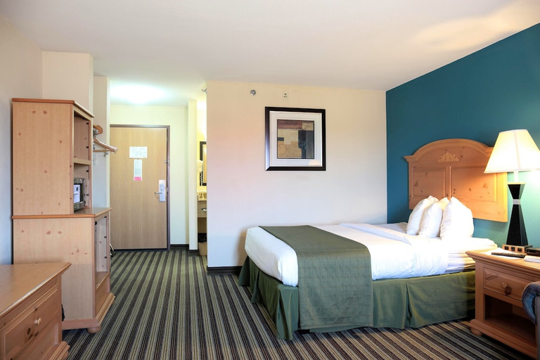 Bedroom 2, American Inn and Suites Peosta, IA, Dubuque