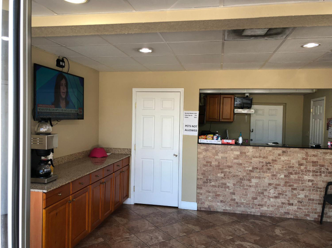 Public Area 2, Americas Best Value Inn, Lake
