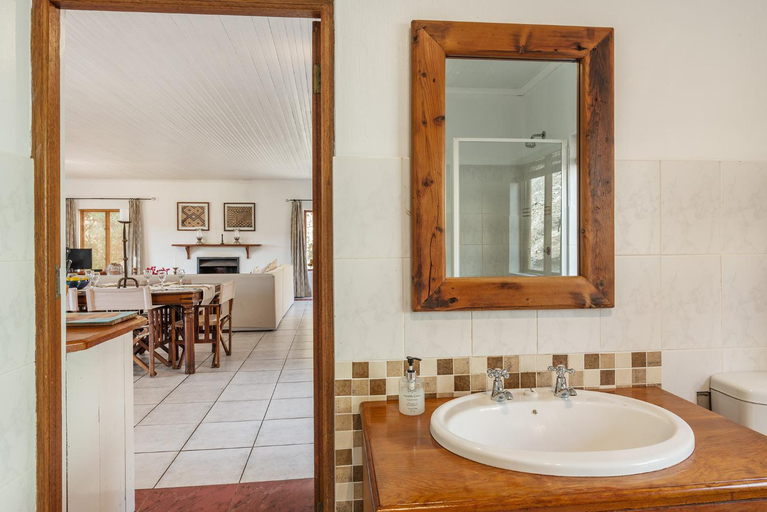 Bathroom 2, Tides River Lodge, Overberg