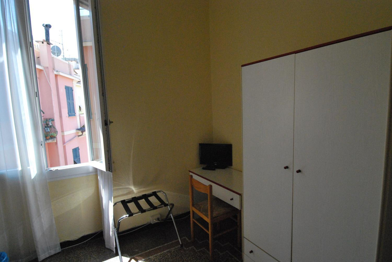 Bedroom 4, Albergo La Vela, Genova