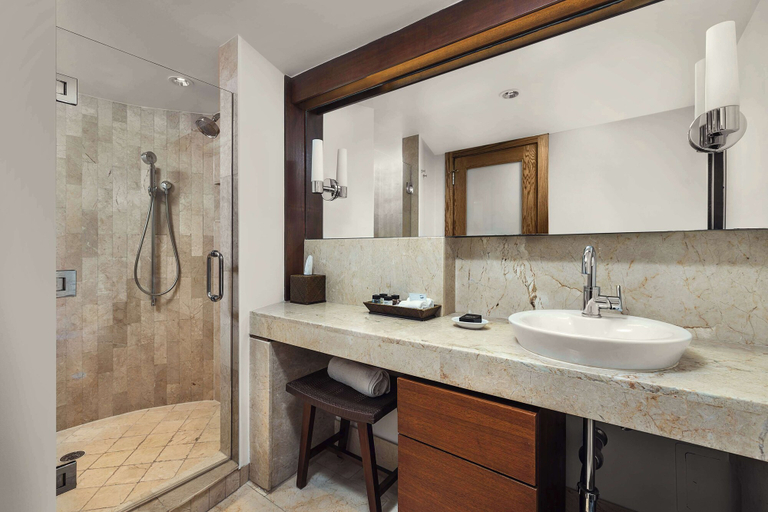 Bathroom 5, Costa d'Este Beach Resort and Spa, Indian River