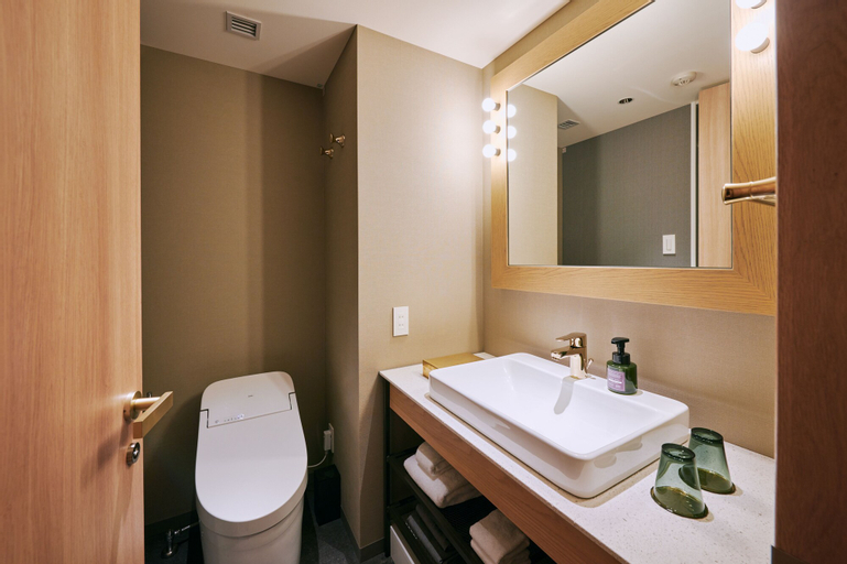Bathroom 15