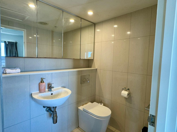 Bathroom 2, Katara on Woods, Darwin