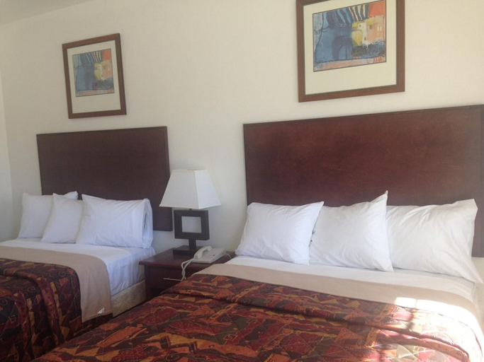 Bedroom 3, America Inn & Suites, Kern