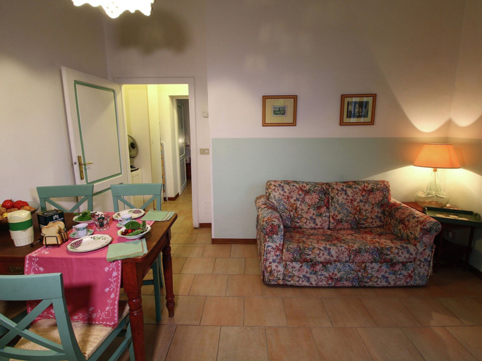 Others 5, Tuscan Landscape Farmhouse, Siena