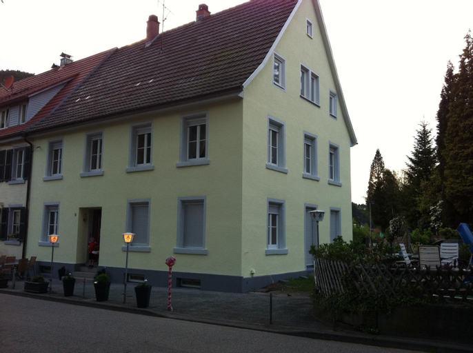 Exterior 12