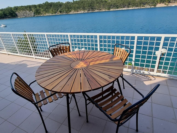 Others 5, Villa Riva, Omišalj
