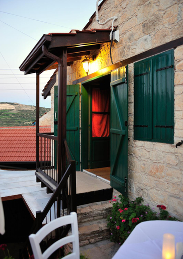 Others 3, Stou Kir Yianni