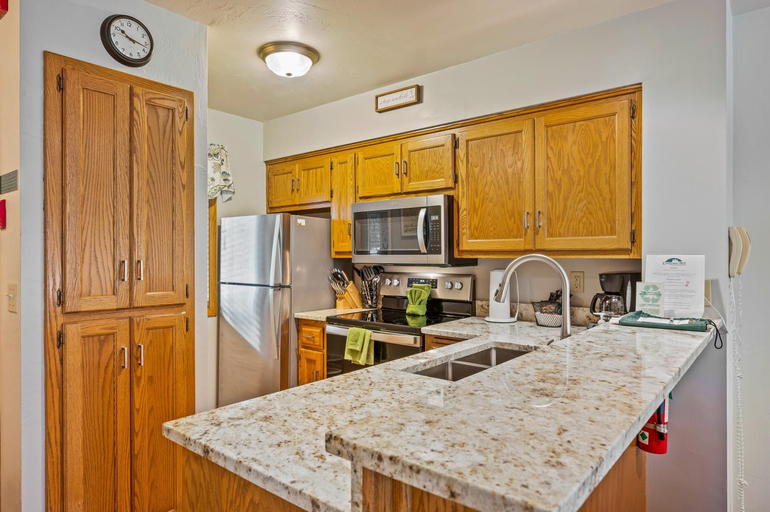 Others 4, Evergreen Hill Condominiums, Door