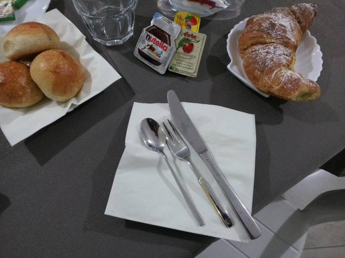 Food & Drinks 5, Hotel Happy, Salerno