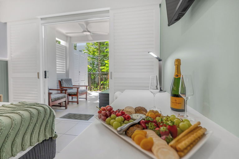 Food & Drinks 5, Elysium Private Accommodation at The Beach Club, Cairns