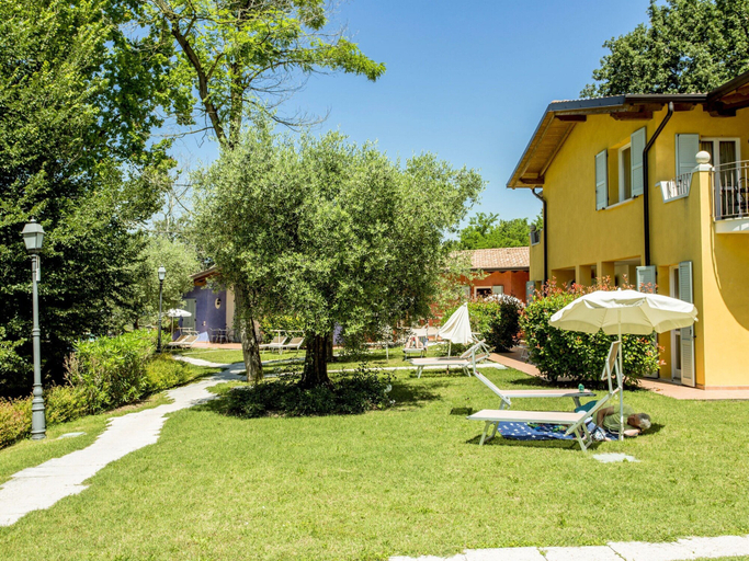 Exterior & Views 2, Belvilla by OYO Cozy Holiday Home With Barbecue, Brescia