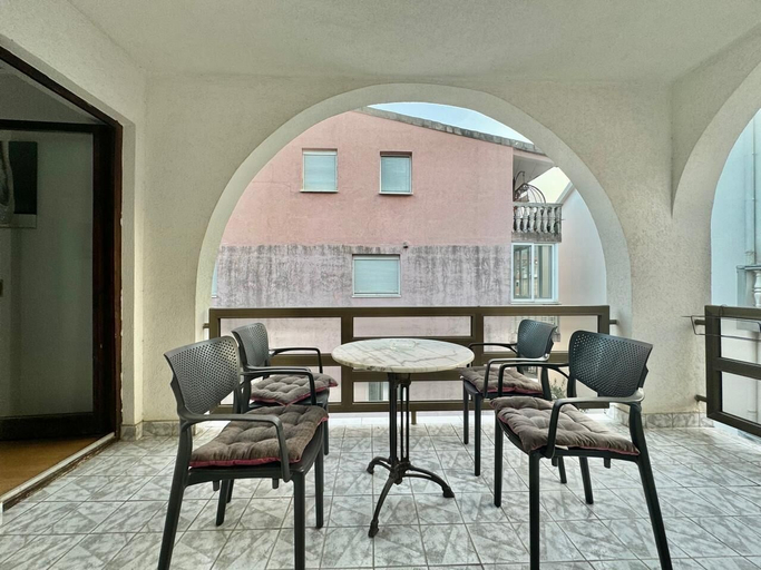 Others 5, Apartments HMD