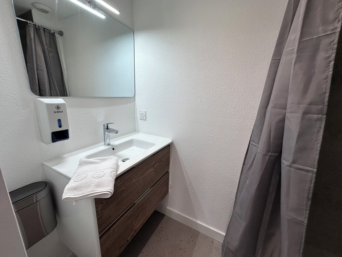 Bathroom 5, Halte Hotel, Charente-Maritime