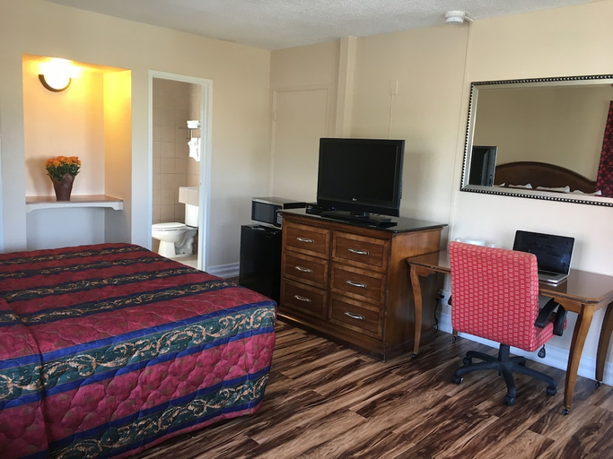 Bedroom 2, Motel6 Richmond, CA – Civic Center, Contra Costa