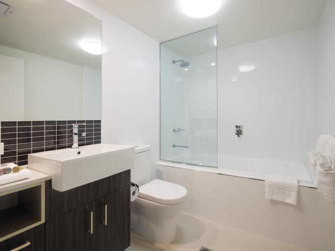 Bathroom 13