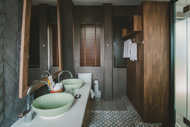 Bathroom 4, THEE Kashatharn by TH District, Muang Chiang Mai