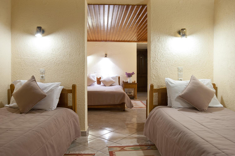 Bedroom 3, Hermes Delphi Hotel, Central Greece