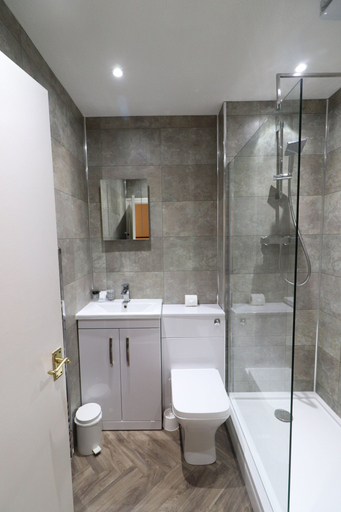 Bathroom 5, St George's Lodge, Surrey