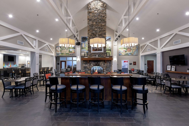 Food & Drinks, Hampton Inn & Suites Raleigh Cary Lenovo Center, Wake