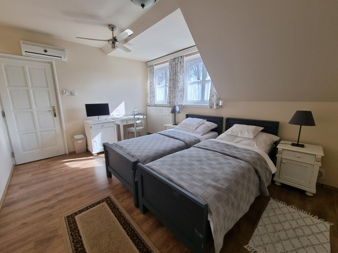 Others 5, BB Hotel Krisztina, Dabasi