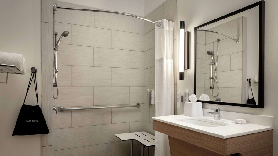 Bathroom 4, Spark by Hilton Houston Bush Intercontinental Airport, Houston
